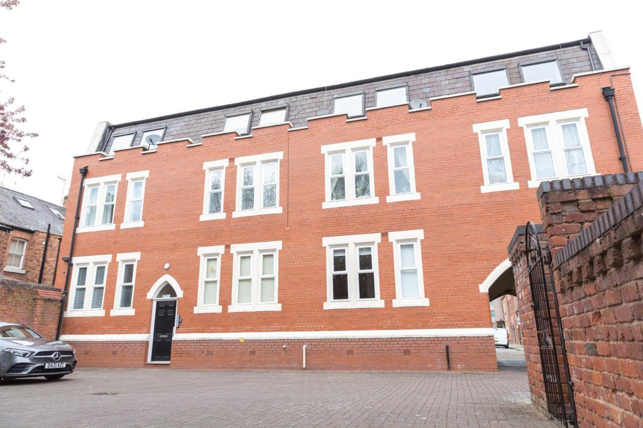 Chester Stays - Lovely Apartment In The Heart Of Chester With Free Parking Bagian luar foto
